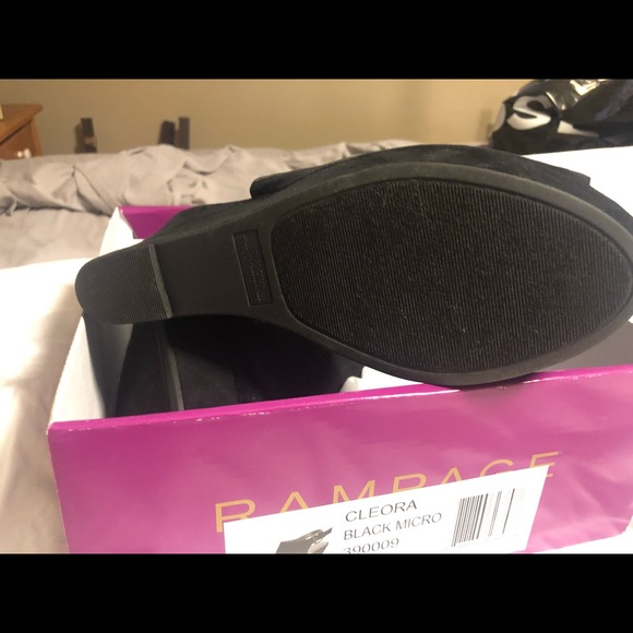 Shoes - Picture 5 of 5